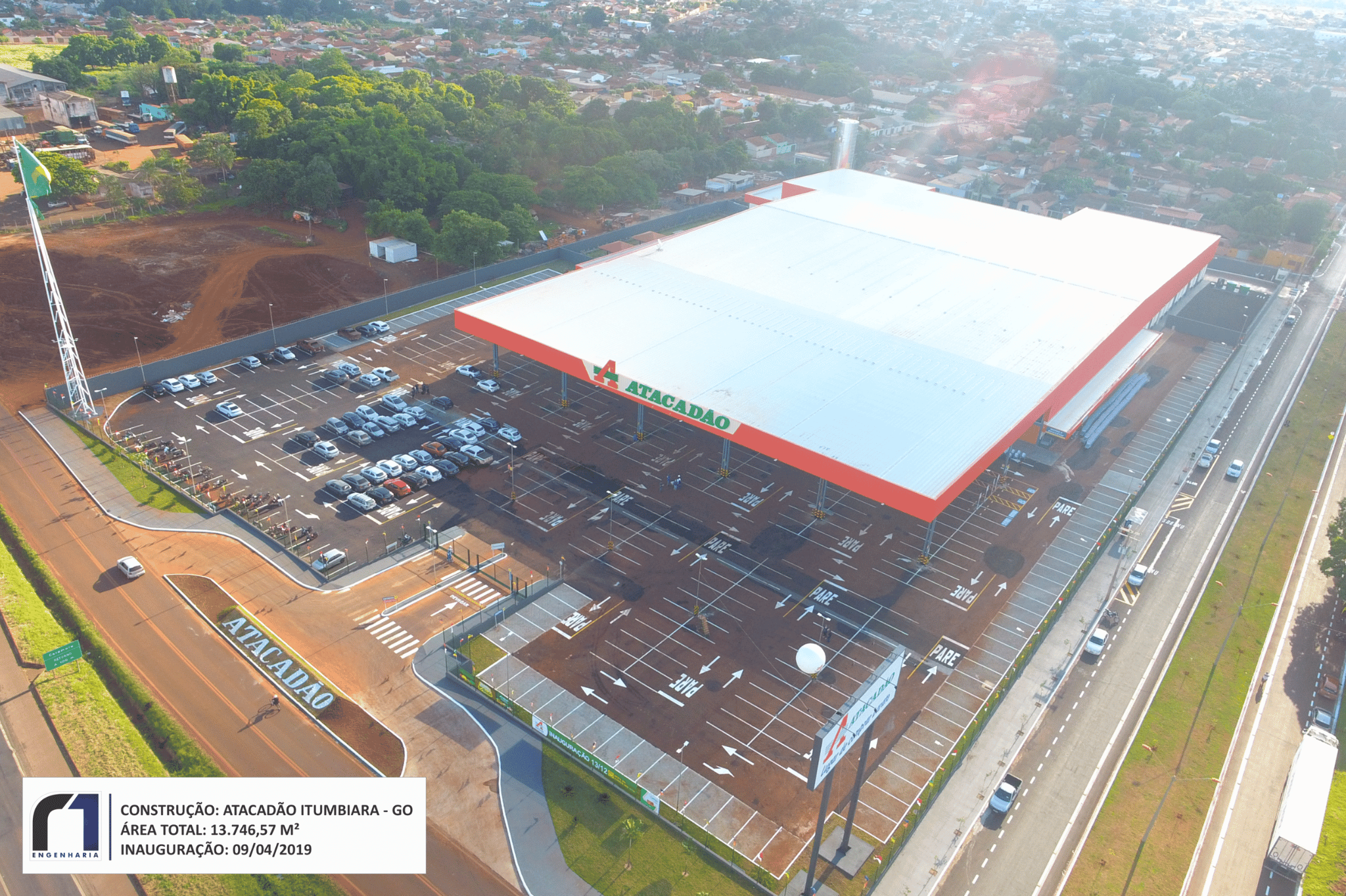 Obra: Atacadão Itumbiara – GO Área total: 13.746,57 m² Inauguração: 09/04/2019 Empresa responsável: R1 Engenharia